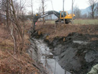 Alte Giessen werden wieder geöffnet und belebt. Im Winter 2002/03 fuhr der Bagger im Seitenarm des Silbergiessens auf.